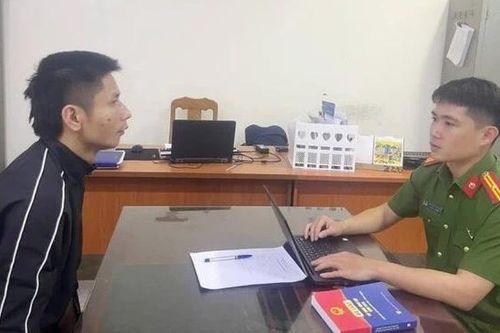 Tạm giữ đối tượng cầm dao chém người đi đường
