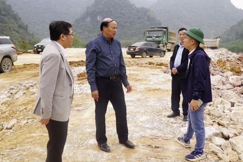 Phó Chủ tịch UBND tỉnh Hoàng Văn Thạch kiểm tra tiến độ thi công Dự án đầu tư xây dựng tuyến cao tốc Đồng Đăng - Trà Lĩnh