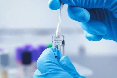 Đi xét nghiệm ADN phát hiện con không chung huyết thống, chồng đòi ly hôn, vợ làm một việc gây sốc