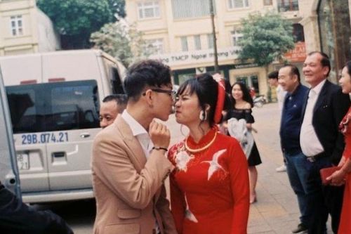 Vừa xác nhận đã kết hôn được 6 năm, Hoàng Dũng kể câu chuyện viên kem 'định mệnh' với bà xã Khánh Linh