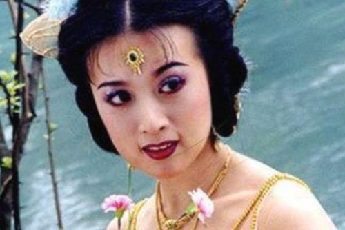 Mỹ nhân tai tiếng nhất Tây Du Ký Kim Xảo Xảo:: 'Công chúa Khổng Tước' thị phi ngày nào giờ sống kín tiếng nhưng đầy xa hoa