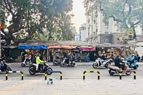 Phường Kim Liên tăng cường lập lại trật tự đô thị, trả vỉa hè cho người đi bộ