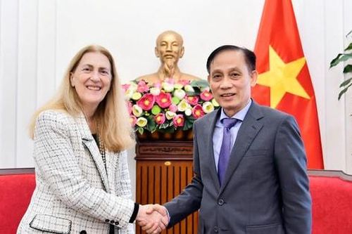 Việt Nam sẵn sàng hợp tác với Thụy Sỹ để xây dựng nền công nghiệp, dịch vụ hiện đại