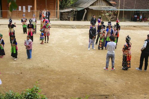 Vòng luẩn quẩn tảo hôn ở miền Tây Nghệ An: Cuộc chiến ngăn chặn tảo hôn miền biên viễn (Kỳ 1)