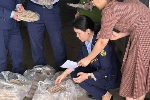 Xử phạt hơn 20 triệu đồng cơ sở kinh doanh dồi sụn không rõ nguồn gốc