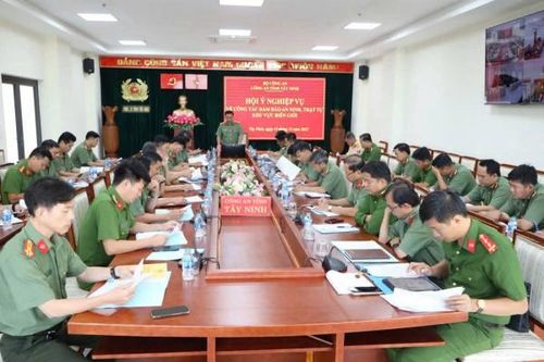 Siết chặt biên giới, đảm bảo an toàn bầu cử