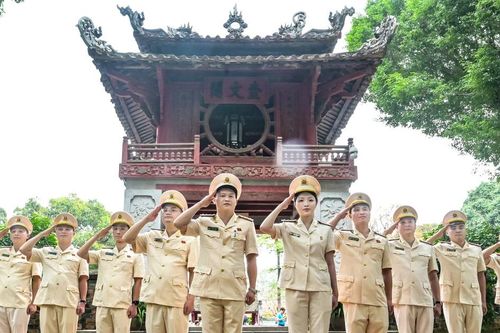 70 năm lửa thiêng tiếp bước: Khám phá 'mã gen Ba Nhất' của 10 Gương mặt trẻ Công an Thủ đô tiêu biểu 2025