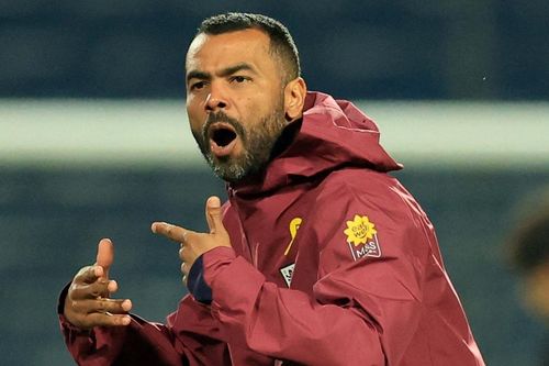 Màn ra mắt thảm họa của Ashley Cole