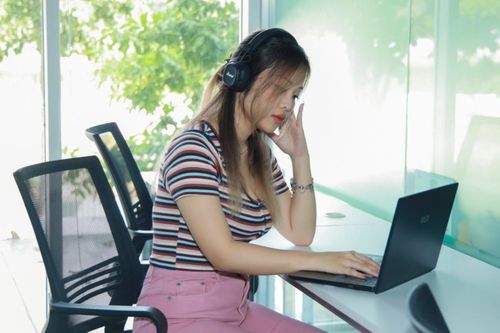 Sống bằng tiền thưởng Tết trong lúc tìm việc mới