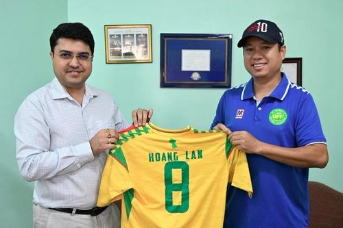 Đội tuyển Nam Mỹ bổ nhiệm HLV người Việt Nam