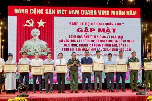Đưa tuyên truyền quốc phòng, an ninh tiếp tục đi vào chiều sâu
