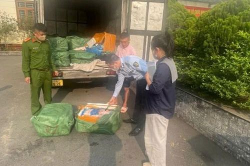Phát hiện, thu giữ hơn 1,3 tấn nầm lợn bốc mùi hôi thối