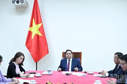 Thủ tướng Phạm Minh Chính điện đàm với Thủ tướng Algeria Sifi Ghrieb