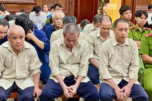 Cấp khống hơn 16.000 chứng chỉ đào tạo lái xe, cựu giám đốc bị đề nghị 30 năm tù