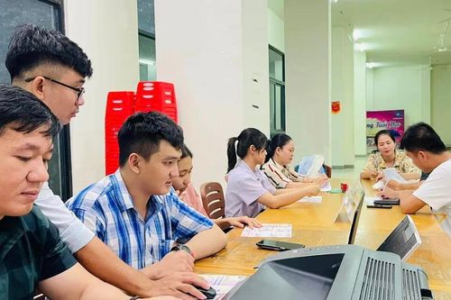 Thúc đẩy xây dựng chính quyền gần dân, vì dân phục vụ