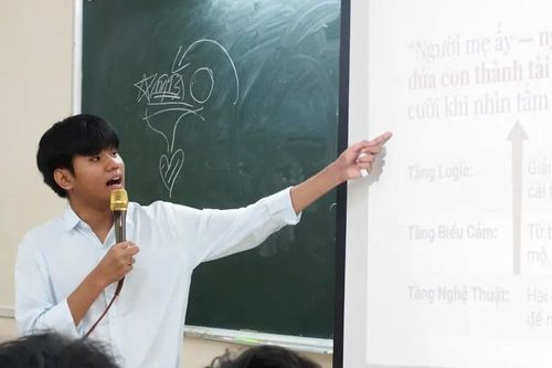 Học sinh trải nghiệm 'một ngày làm giáo viên'