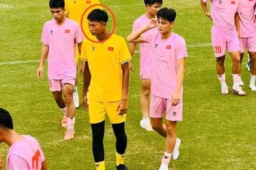 Thủ môn Việt Nam cao gần 2m từ chối quốc tịch Nhật Bản