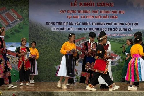 Niềm vui lan tỏa trường học mới nơi biên cương cực Bắc