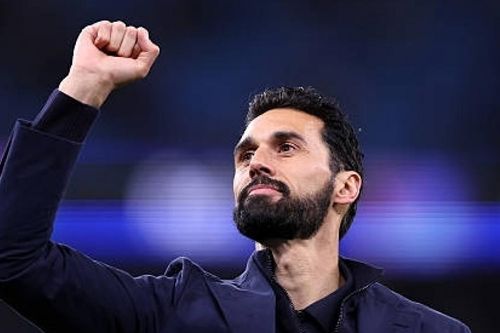 HLV Alvaro Arbeloa lập kỳ tích ở Champions League