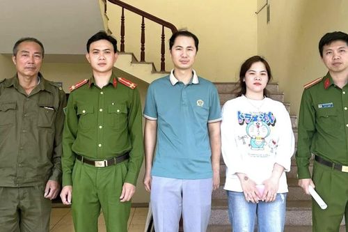 Tài khoản ngân hàng bất ngờ nhận gần 1 tỷ, người đàn ông lập tức báo công an