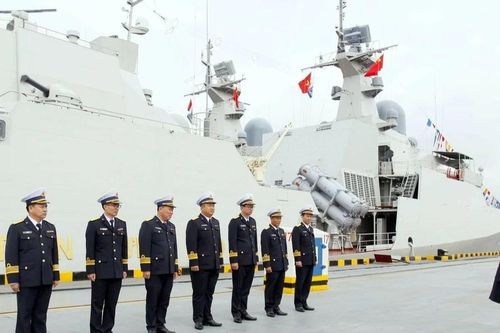 Biên đội tàu Hải quân tổng duyệt đón Bộ trưởng Quốc phòng Việt Nam - Trung Quốc