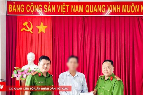 Công an giúp người dân nhận lại gần 1 tỷ đồng chuyển khoản nhầm
