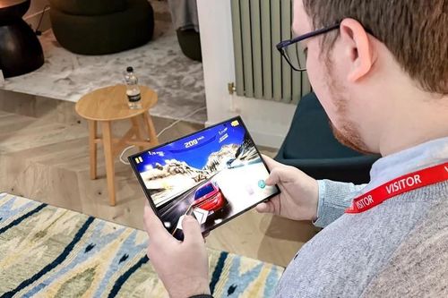 Lý do Samsung 'rút ống thở' điện thoại gập ba Galaxy Z TriFold
