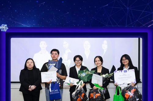 Sinh viên UEH.ISB ghi dấu ấn tại sân chơi phân tích dữ liệu toàn quốc