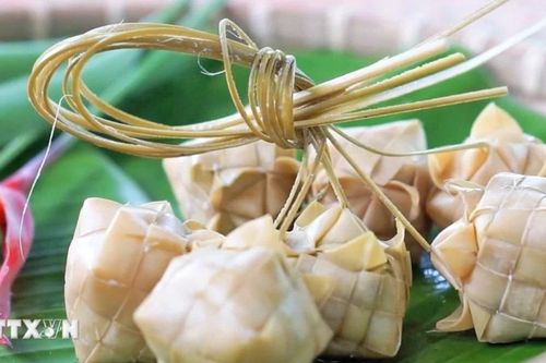 Về An Giang, đắm mình trong hương vị đặc trưng của bánh Kà tum