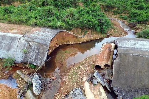 Quảng Trị: Cần sớm đầu tư sửa chữa tuyến đường độc đạo bị sạt lở gây chia cắt