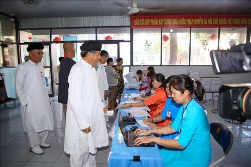 Tự do tôn giáo ở Việt Nam – Những con số không biết dối lừa