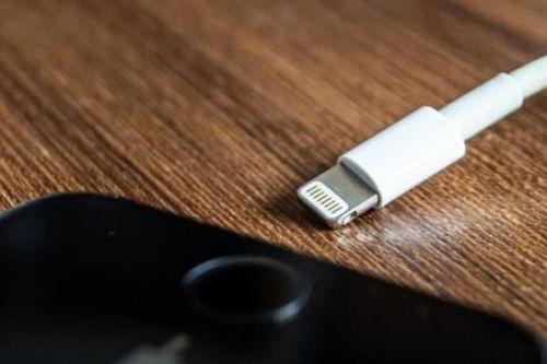Chiếc iPhone cổng Lightning đầu tiên vào danh sách sản phẩm 'lỗi thời' của Apple