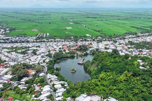 Núi Sập nhìn từ trên cao
