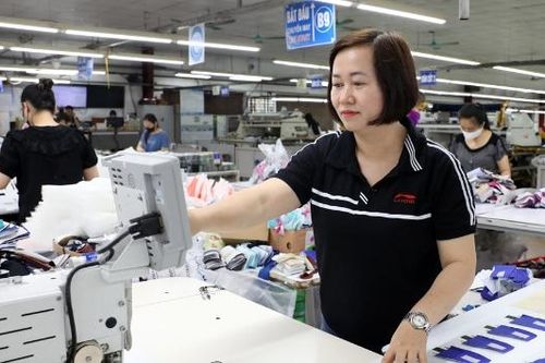 Lan tỏa phong trào 'hai giỏi' trong nữ công nhân