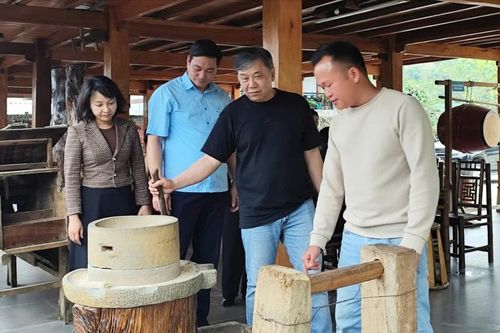 Sở Văn hóa, Thể thao và Du lịch làm việc với UBND phường Nghĩa Lộ về phát triển du lịch