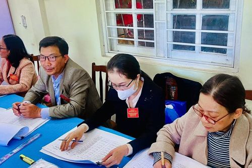 Những người lặng thầm vì ngày hội non sông