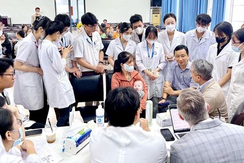 Phẫu thuật tạo hình thẩm mỹ cho bệnh nhân mắc các dị tật vùng hàm mặt