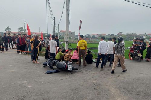 Phú Thọ: Va chạm giữa xe máy và xe đạp điện làm một học sinh tử vong thương tâm