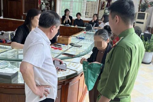 Ngăn chặn kịp thời vụ lừa đảo, chiếm đoạt 19 chỉ vàng của cụ bà 70 tuổi ở Nghệ An