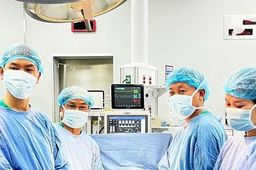 Ba ca mổ trong hai ngày: Cảnh báo nguy cơ u ổ bụng ở trẻ em phát hiện muộn