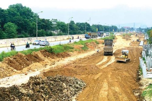 Hà Nội: Triển khai các giải pháp cấp bách hạn chế tác động của giá xăng dầu