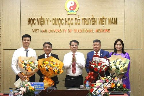 Chuẩn hóa nguồn nhân lực y dược cổ truyền chất lượng cao