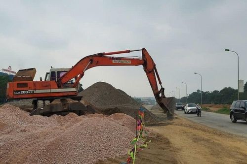 Giải phóng mặt bằng dự án cải tạo Quốc lộ 6 còn nhiều vướng mắc