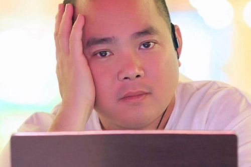 Từ hình ảnh hiền lành đến lộ clip tranh cãi với tài xế taxi gây xôn xao: Điều gì xảy ra với nhạc sĩ Minh Khang?