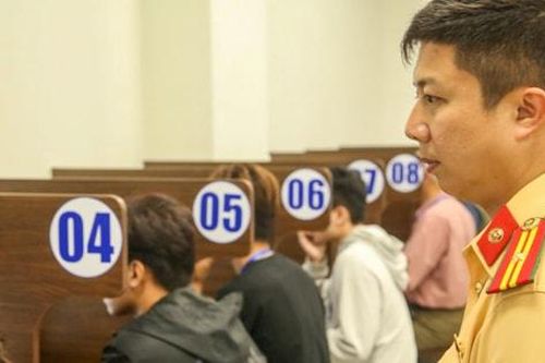 Công an Hà Nội tổ chức kiểm tra, phục hồi điểm giấy phép lái xe