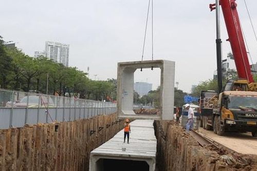 Hà Nội: Hạn chế tác động của giá xăng dầu đến tiến độ triển khai các dự án trên địa bàn