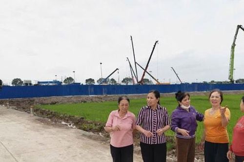 Nữ cán bộ Mặt trận được dân tin, dân quý