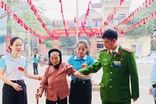 Phụ nữ xã Quang Minh phát huy tinh thần trách nhiệm trong thực hiện nhiệm vụ chính trị