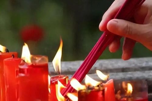 3 khung giờ đẹp thắp hương ngày mai - mùng 1 tháng 2 âm lịch năm Bính Ngọ để hút tài lộc, may mắn
