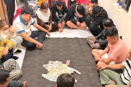Triệt phá tụ điểm xóc đĩa, bắt giữ 17 đối tượng